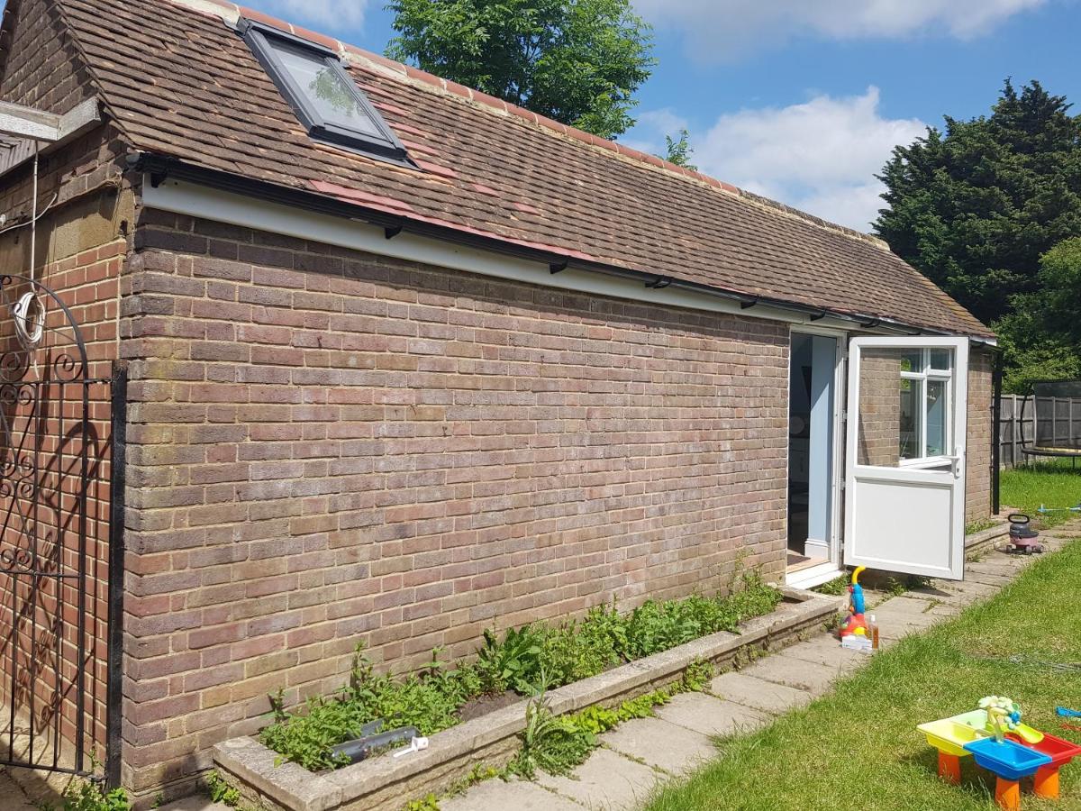 Cosy Studio Luton Apartment Luton  Exterior photo